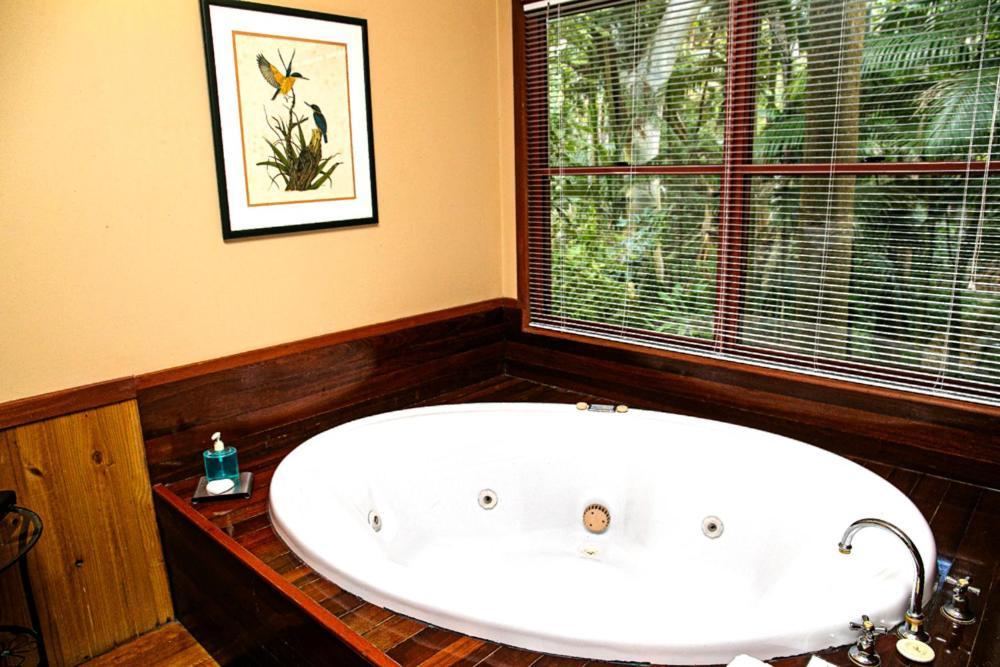 Amore On Buderim Rainforest Cabins Sunshine Coast Exterior photo